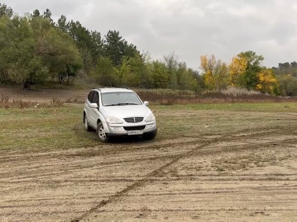 2008 SsangYong Kyron 5-speed I Рестайлинг, серебристый, 500000 рублей - вид 4