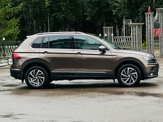 2018 Volkswagen Tiguan II, коричневый, 2486000 рублей, вид 4