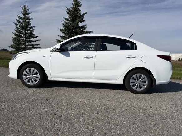 2020 Kia Rio IV Рестайлинг, белый, 2100000 рублей - вид 6