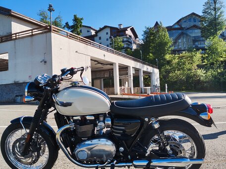 2016 Triumph Bonneville T120, белый, 850000 рублей, вид 2