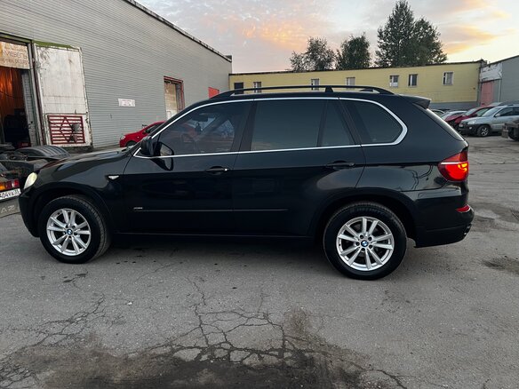 2011 BMW X5 30d II (E70) Рестайлинг, чёрный, 1700000 рублей - вид 4