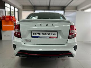2026 Lada (ВАЗ) Granta Sportline I Рестайлинг, белый, 1369000 рублей, вид 4