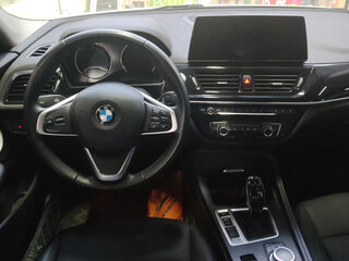 2023 BMW 1 серии 120i III (F52) Рестайлинг, белый, 1800000 рублей, вид 4