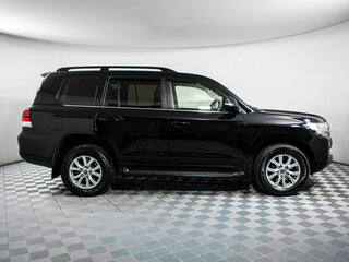 2016 Toyota Land Cruiser 200 Series Рестайлинг 2, чёрный, 4547000 рублей, вид 4