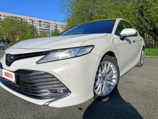2019 Toyota Camry VIII (XV70), белый, 2750000 рублей, вид 2