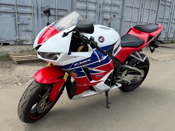 2017 Honda CBR 600RR, красный, 889000 рублей