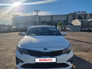 2019 Kia Optima IV Рестайлинг, белый, 1750000 рублей, вид 3