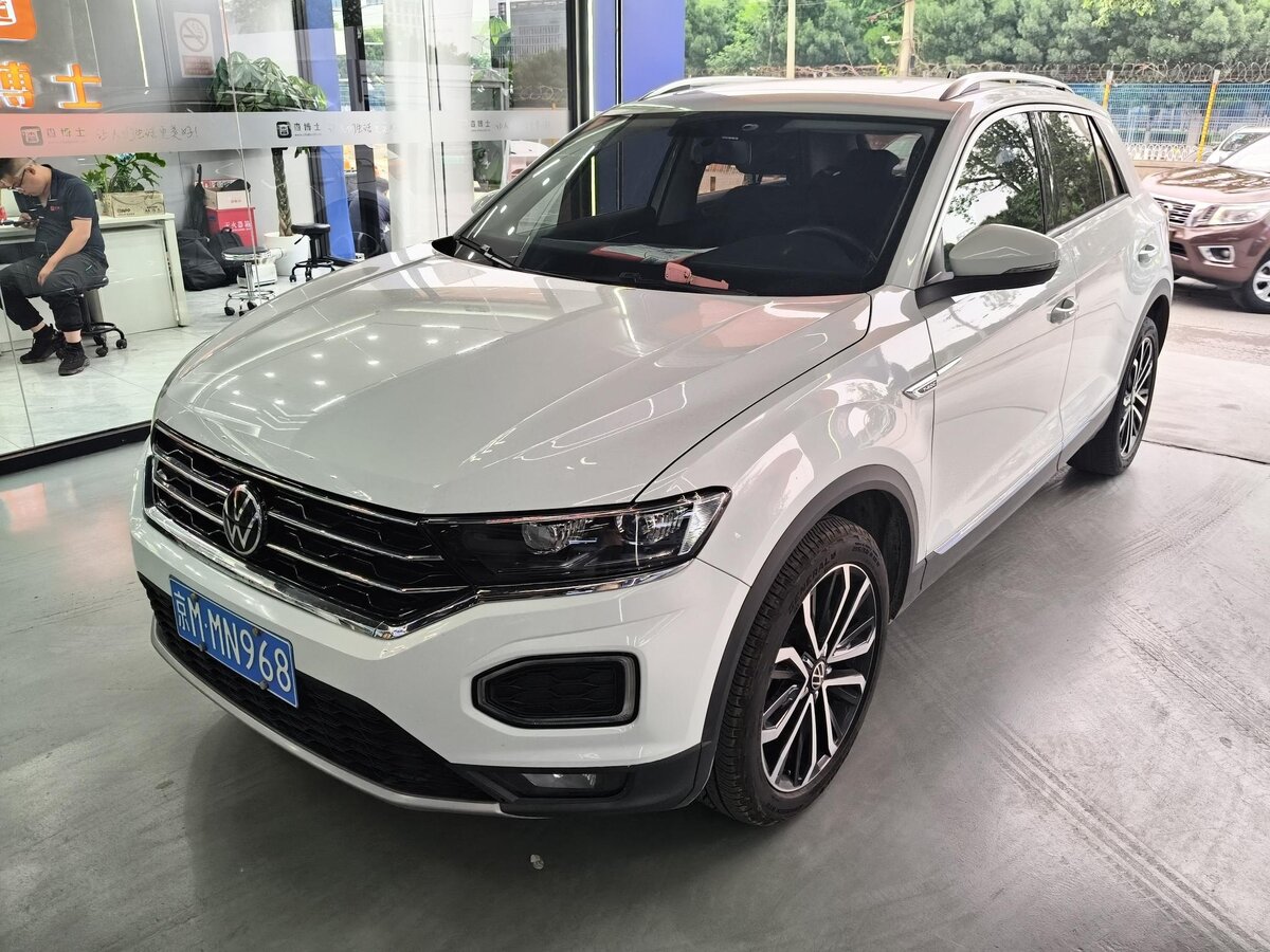 Открыть фотографии: Volkswagen T-Roc I (China Market)