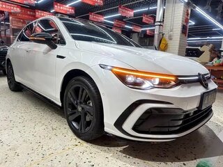 2023 Volkswagen Golf VIII, белый, 1950003 рублей, вид 3