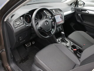 2017 Volkswagen Tiguan II, коричневый, 2900000 рублей, вид 5