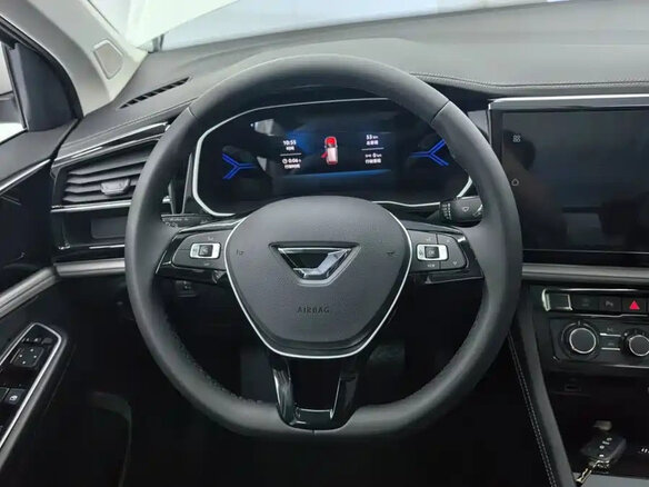 2026 Jetta VS7 I Рестайлинг 2, белый - вид 3