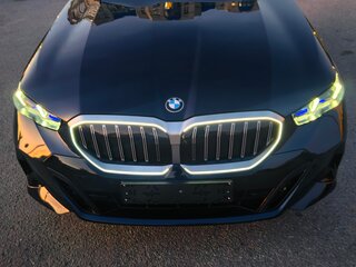 2025 BMW 5 серии 530i xDrive VIII (G60/G61/G68), чёрный, 7200000 рублей, вид 1