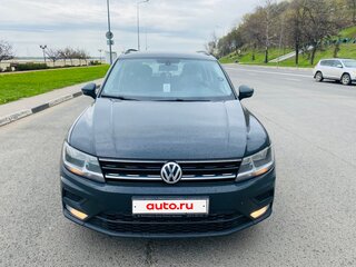 2017 Volkswagen Tiguan II, серый, 1795000 рублей, вид 1