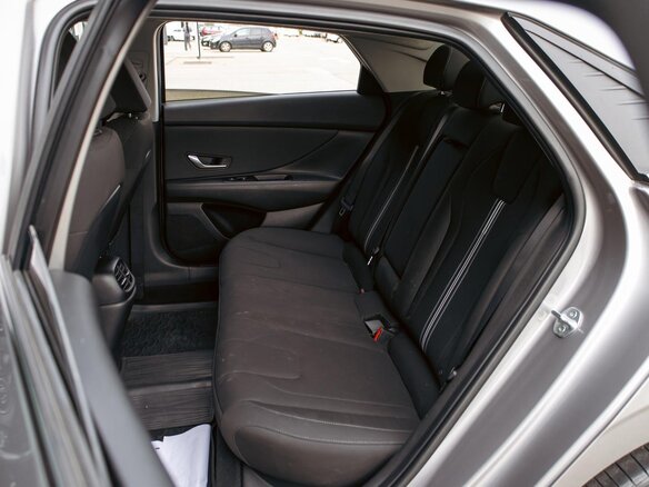 2021 Hyundai Elantra VII (CN7), серый, 1495000 рублей - вид 12