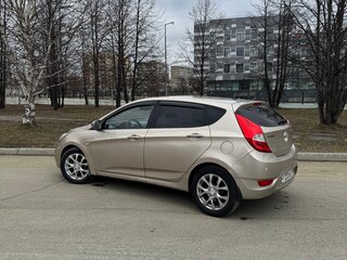 2011 Hyundai Solaris I, бежевый, 750000 рублей, вид 5