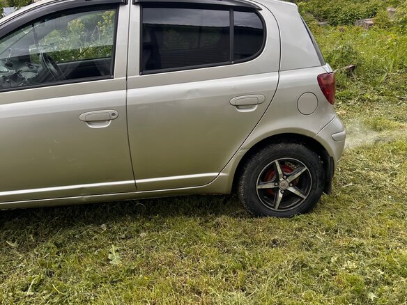 2002 Toyota Vitz I (P10), серый, 350000 рублей - вид 18