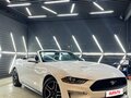 2017 Ford Mustang VI Рестайлинг, белый, 2250000 рублей - вид 3