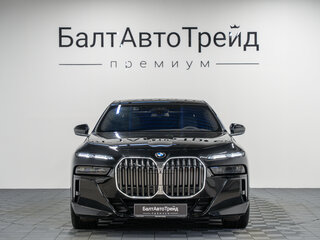 2025 BMW 7 серии 740i xDrive VII (G70), чёрный, 16490000 рублей, вид 5
