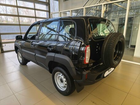2026 Lada (ВАЗ) Niva Travel I Рестайлинг, чёрный, 1419000 рублей, вид 5