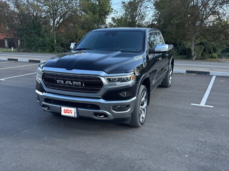 2022 Ram 1500 Quad Cab V, чёрный, 6700000 рублей, вид 1