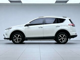 2018 Toyota RAV4 IV (XA40) Рестайлинг, белый, 1680000 рублей, вид 4