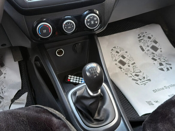 2015 Kia Rio III Рестайлинг, бежевый, 622050 рублей - вид 15