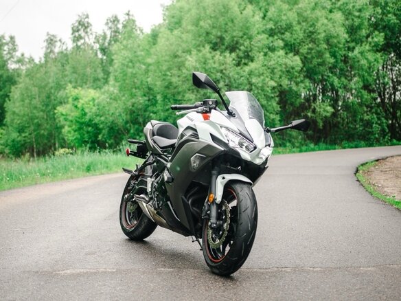 2023 Kawasaki EX-4, чёрный, 740000 рублей - вид 2
