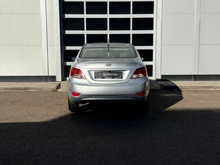 2011 Hyundai Solaris I, серебристый, 600000 рублей, вид 4