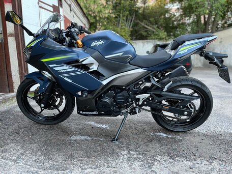 2021 Kawasaki Ninja 400, синий, 600000 рублей, вид 2
