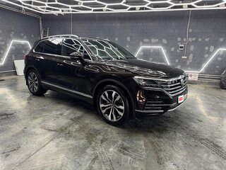 2021 Volkswagen Touareg III, коричневый, 5650000 рублей, вид 5