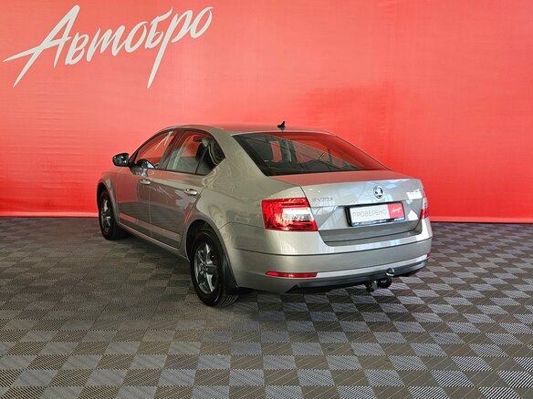 2017 Skoda Octavia III (A7) Рестайлинг, серый, 1485000 рублей - вид 3