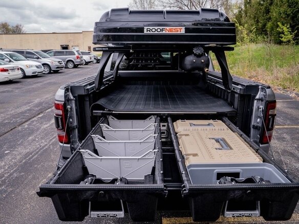 2023 Ram 1500 Quad Cab V, серый, 11400000 рублей - вид 26