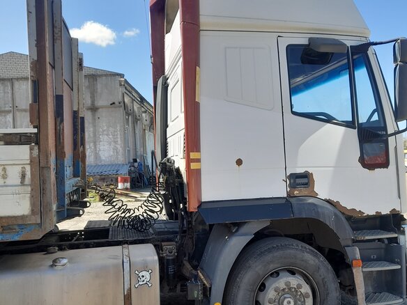 1998 Iveco EuroTech, белый, 1000000 рублей - вид 3