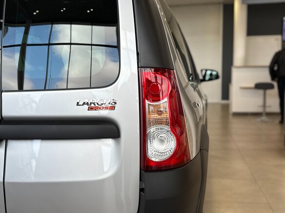 2026 Lada (ВАЗ) Largus Cross I Рестайлинг, серебристый, 2092000 рублей - вид 18