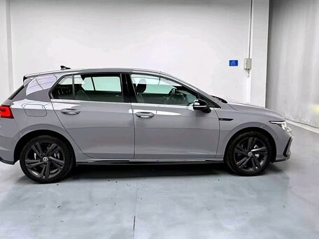 2023 Volkswagen Golf VIII, серый, 2502846 рублей, вид 1