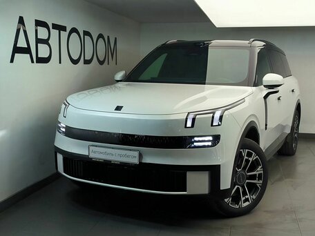 Lynk & Co 900