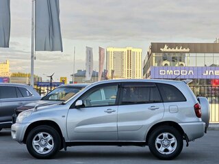 2005 Toyota RAV4 II (XA20) Рестайлинг, серебристый, 1570000 рублей, вид 4