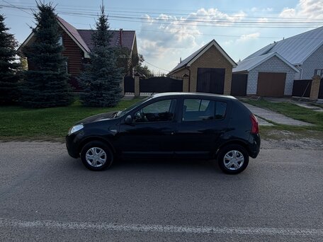 2010 Renault Sandero I, чёрный, 250000 рублей, вид 4