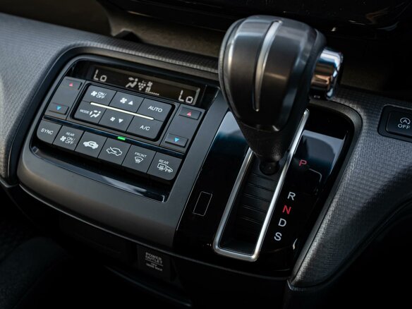 2019 Honda Stepwgn Spada V Рестайлинг, чёрный, 2285000 рублей - вид 18