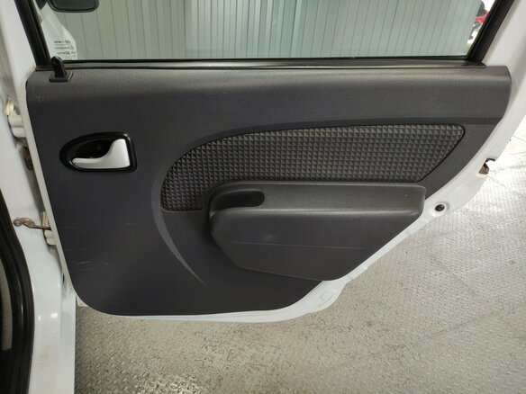 2009 Renault Logan I, белый - вид 15