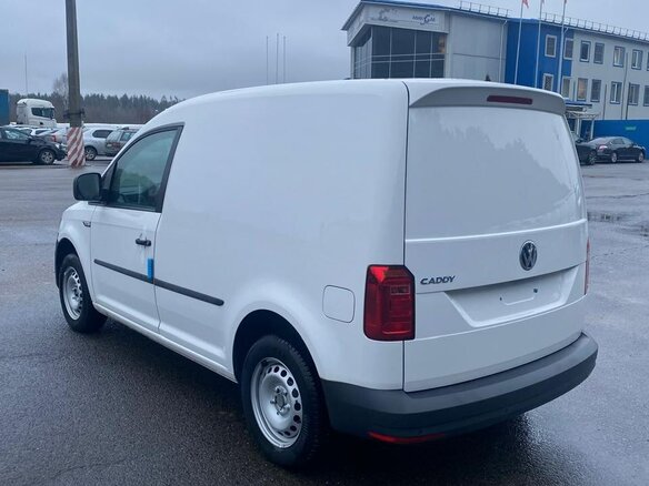 2020 Volkswagen Caddy, белый, 3300000 рублей - вид 2