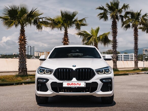 2020 BMW X6 40i III (G06), белый, 7499900 рублей - вид 9