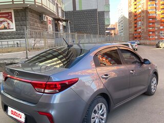 2017 Kia Rio IV, серый, 1230000 рублей, вид 4