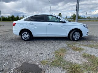 2021 Lada (ВАЗ) Vesta I, белый, 935000 рублей, вид 3
