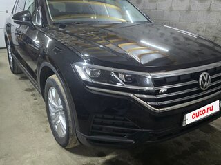 2019 Volkswagen Touareg III, чёрный, 4350000 рублей, вид 2