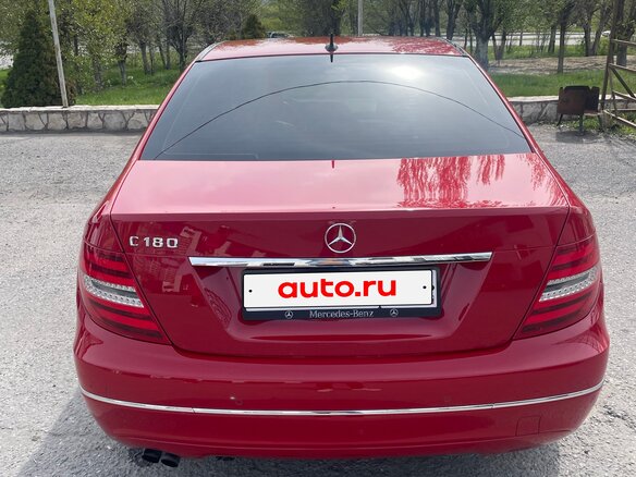 2011 Mercedes-Benz C-Класс 180 BlueEFFICIENCY III (W204) Рестайлинг, красный, 1750000 рублей - вид 3
