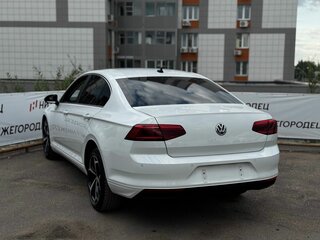 2020 Volkswagen Passat B8 Рестайлинг, белый, 1892000 рублей, вид 4