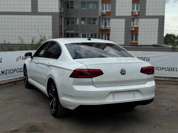 2020 Volkswagen Passat B8 Рестайлинг, белый, 1892000 рублей - вид 3