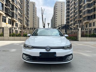 2023 Volkswagen Golf VIII, белый, 2090000 рублей, вид 2