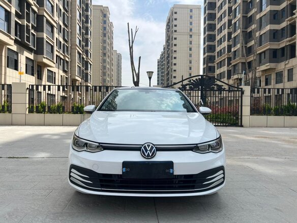2023 Volkswagen Golf VIII, белый - вид 1